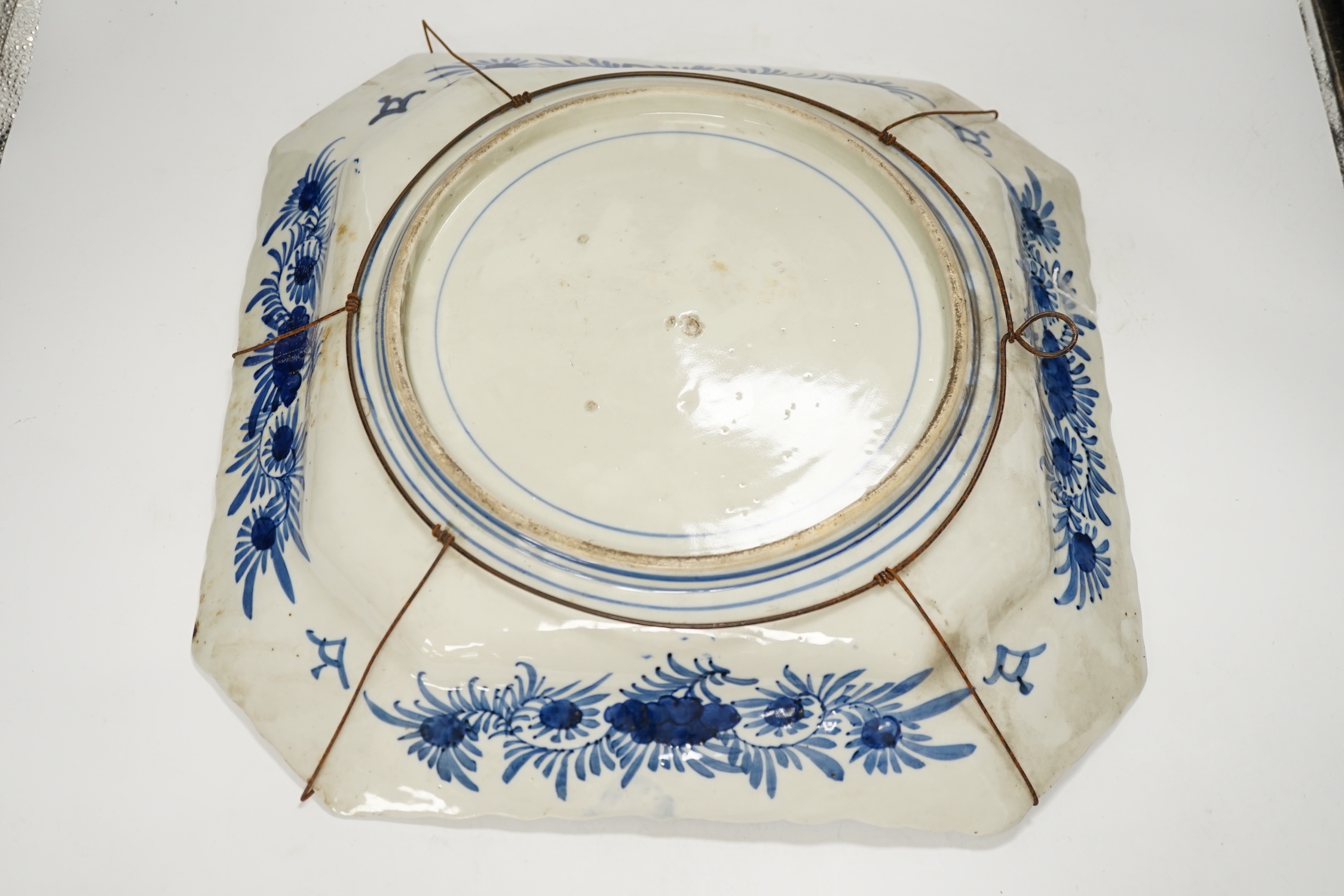 A large square Japanese Imari dish, 40 x 40cm